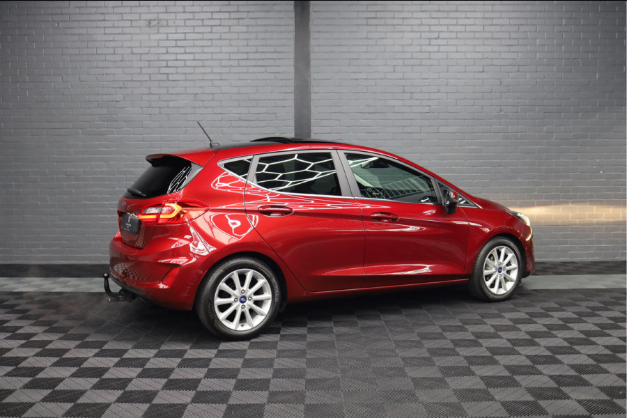 Ford Fiesta 1.0 EcoBoost Vignale | PANORAMADAK | AUTOMAAT | TREKHAAK | CAMERA | PDC | LMV |