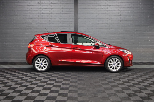Ford Fiesta 1.0 EcoBoost Vignale | PANORAMADAK | AUTOMAAT | TREKHAAK | CAMERA | PDC | LMV |