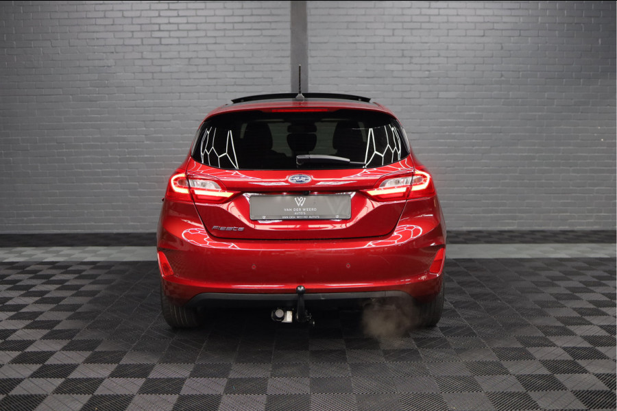 Ford Fiesta 1.0 EcoBoost Vignale | PANORAMADAK | AUTOMAAT | TREKHAAK | CAMERA | PDC | LMV |