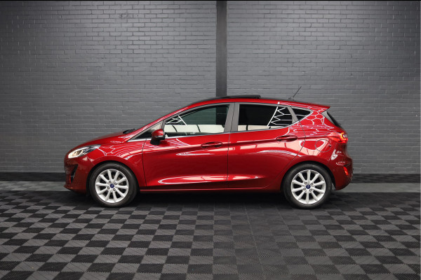 Ford Fiesta 1.0 EcoBoost Vignale | PANORAMADAK | AUTOMAAT | TREKHAAK | CAMERA | PDC | LMV |