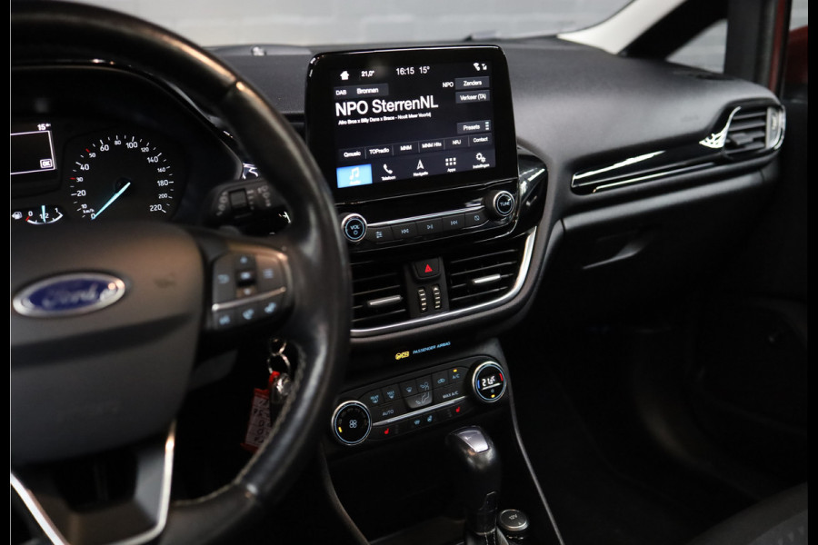 Ford Fiesta 1.0 EcoBoost Vignale | PANORAMADAK | AUTOMAAT | TREKHAAK | CAMERA | PDC | LMV |