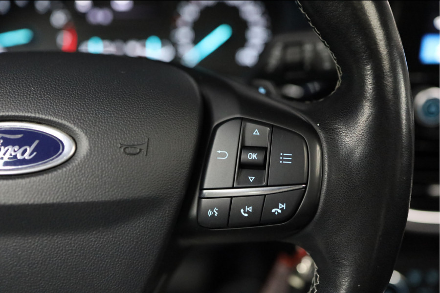 Ford Fiesta 1.0 EcoBoost Vignale | PANORAMADAK | AUTOMAAT | TREKHAAK | CAMERA | PDC | LMV |