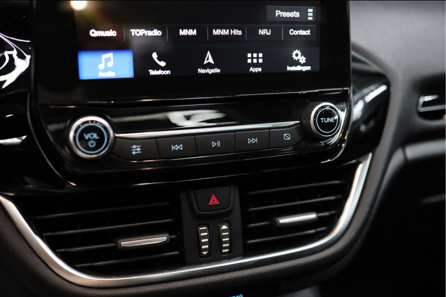 Ford Fiesta 1.0 EcoBoost Vignale | PANORAMADAK | AUTOMAAT | TREKHAAK | CAMERA | PDC | LMV |