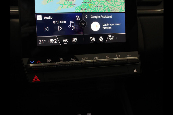 Renault Captur 1.3 TCe Techno 160pk automaat DEMO ! Climate control Adaptieve cruise control Camera Parkeersensoren LED Verwarmde voorstoelen Stuurverwarming Navigatie Apple Carplay Android Auto Keyless
