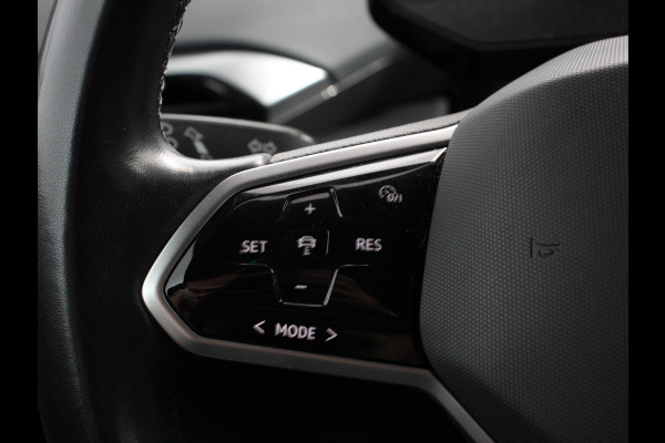 Volkswagen ID.4 Business 77 kWh SOH 83% Leder Navigatie 19" Lichtmetalen Velgen Apple Carplay/Android Auto Climate Control Warmtepomp Stoelverwarming Led Parkeer sensoren