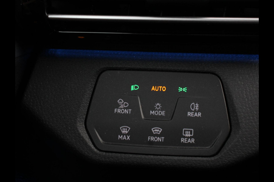 Volkswagen ID.4 Business 77 kWh SOH 83% Leder Navigatie 19" Lichtmetalen Velgen Apple Carplay/Android Auto Climate Control Warmtepomp Stoelverwarming Led Parkeer sensoren