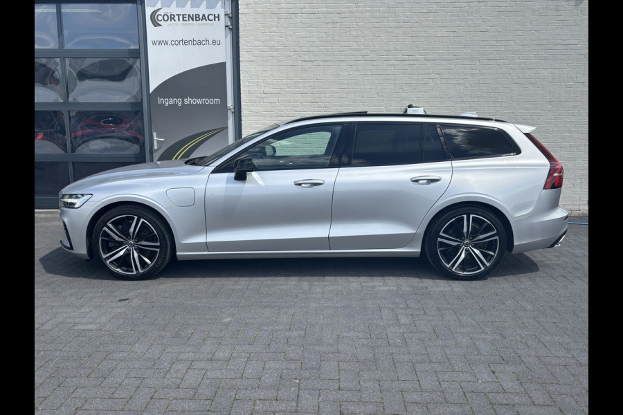 Volvo V60 2.0 T6 Recharge AWD R-Design Long Range | Panorama dak | Zwenkbare trekhaak | Adaptieve cruise | Harman Kardon |