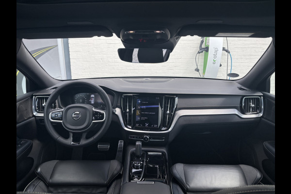 Volvo V60 2.0 T6 Recharge AWD R-Design Long Range | Panorama dak | Zwenkbare trekhaak | Adaptieve cruise | Harman Kardon |
