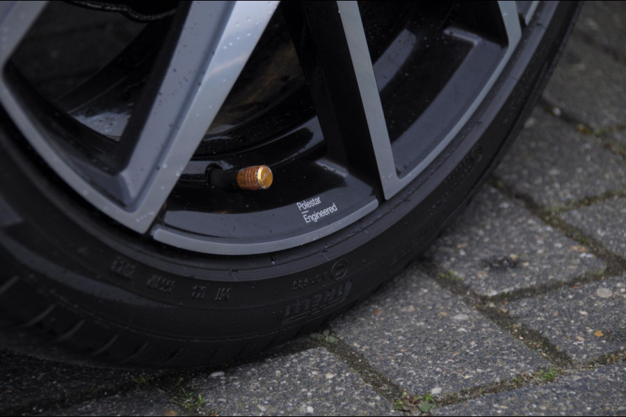 Volvo XC60 T8 408PK Automaat AWD Polestar Engineered / Bowers & Wilkins  / 22" velgen / Adaptieve koplampen / Elektrische stoelen / Ohlins dempers / Brembo remmen / BLIS / Adaptieve cruise control / Leder dashboard / Head up display