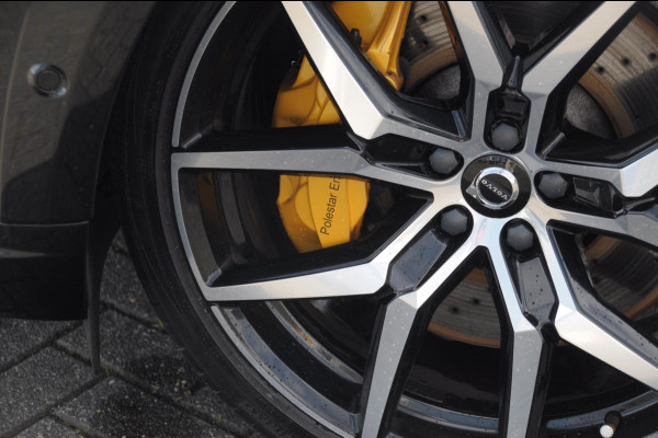 Volvo XC60 T8 408PK Automaat AWD Polestar Engineered / Bowers & Wilkins  / 22" velgen / Adaptieve koplampen / Elektrische stoelen / Ohlins dempers / Brembo remmen / BLIS / Adaptieve cruise control / Leder dashboard / Head up display