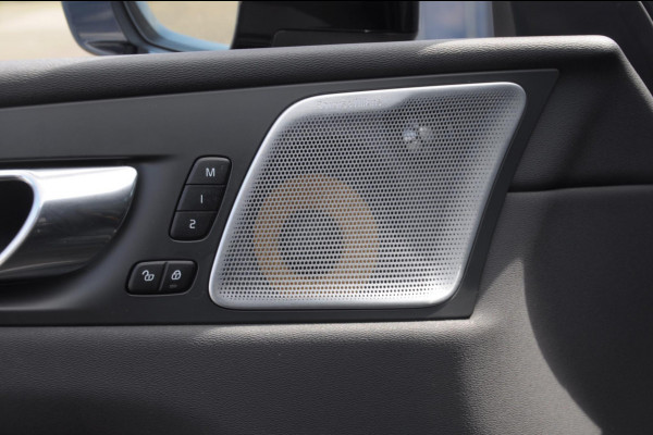 Volvo XC60 T8 408PK Automaat AWD Polestar Engineered / Bowers & Wilkins  / 22" velgen / Adaptieve koplampen / Elektrische stoelen / Ohlins dempers / Brembo remmen / BLIS / Adaptieve cruise control / Leder dashboard / Head up display