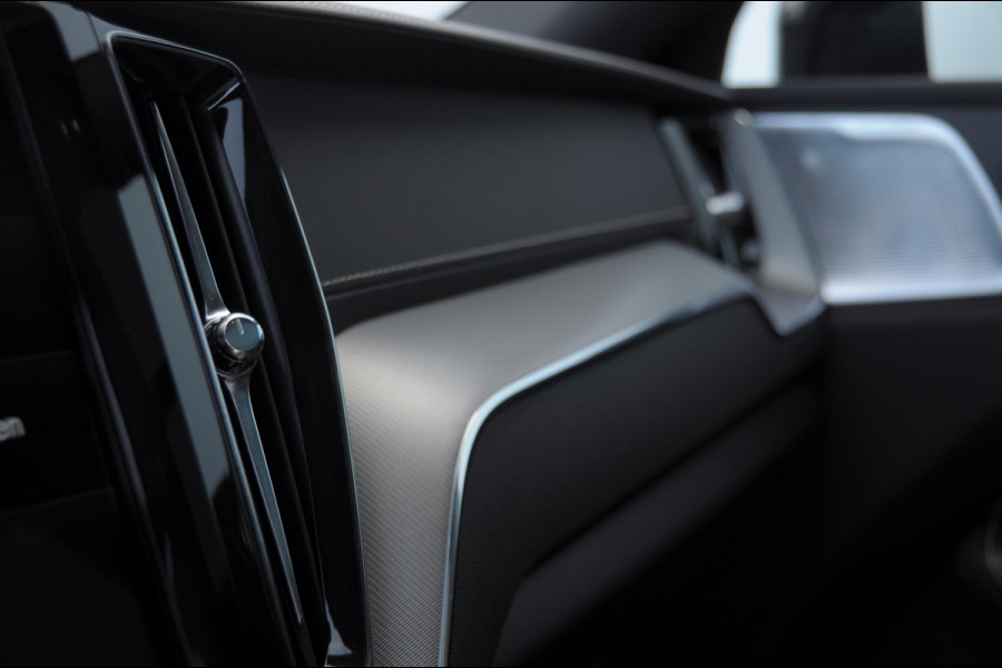 Volvo XC60 T8 408PK Automaat AWD Polestar Engineered / Bowers & Wilkins  / 22" velgen / Adaptieve koplampen / Elektrische stoelen / Ohlins dempers / Brembo remmen / BLIS / Adaptieve cruise control / Leder dashboard / Head up display