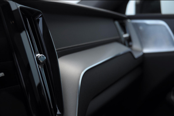 Volvo XC60 T8 408PK Automaat AWD Polestar Engineered / Bowers & Wilkins  / 22" velgen / Adaptieve koplampen / Elektrische stoelen / Ohlins dempers / Brembo remmen / BLIS / Adaptieve cruise control / Leder dashboard / Head up display