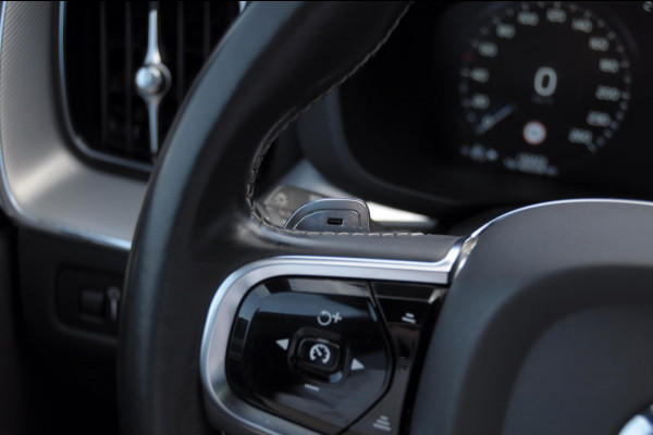 Volvo XC60 T8 408PK Automaat AWD Polestar Engineered / Bowers & Wilkins  / 22" velgen / Adaptieve koplampen / Elektrische stoelen / Ohlins dempers / Brembo remmen / BLIS / Adaptieve cruise control / Leder dashboard / Head up display