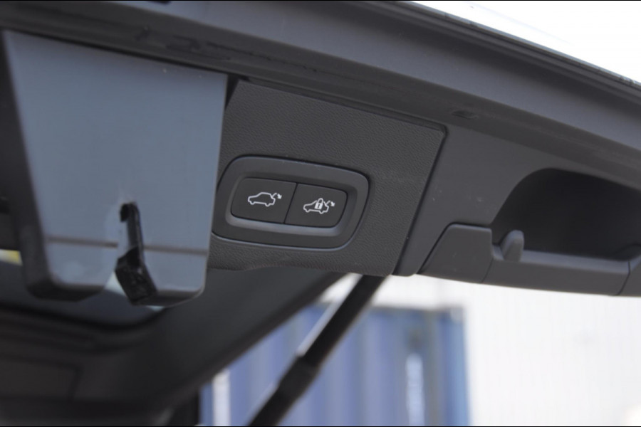 Volvo XC60 T8 408PK Automaat AWD Polestar Engineered / Bowers & Wilkins  / 22" velgen / Adaptieve koplampen / Elektrische stoelen / Ohlins dempers / Brembo remmen / BLIS / Adaptieve cruise control / Leder dashboard / Head up display