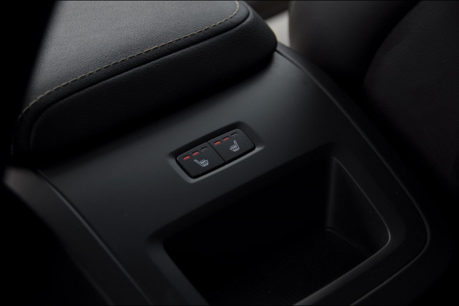 Volvo XC60 T8 408PK Automaat AWD Polestar Engineered / Bowers & Wilkins  / 22" velgen / Adaptieve koplampen / Elektrische stoelen / Ohlins dempers / Brembo remmen / BLIS / Adaptieve cruise control / Leder dashboard / Head up display