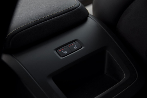 Volvo XC60 T8 408PK Automaat AWD Polestar Engineered / Bowers & Wilkins  / 22" velgen / Adaptieve koplampen / Elektrische stoelen / Ohlins dempers / Brembo remmen / BLIS / Adaptieve cruise control / Leder dashboard / Head up display