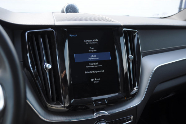 Volvo XC60 T8 408PK Automaat AWD Polestar Engineered / Bowers & Wilkins  / 22" velgen / Adaptieve koplampen / Elektrische stoelen / Ohlins dempers / Brembo remmen / BLIS / Adaptieve cruise control / Leder dashboard / Head up display