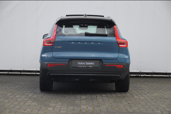Volvo EX40 Single Ext. Range Ultra 82 kWh / Panorama schuif-kanteldak / 360 Camera / Harman Kardon / Trekhaak / Stuur- en stoelverwarming / Adaptive Cruise / Elektrische best.stoel met geheugen