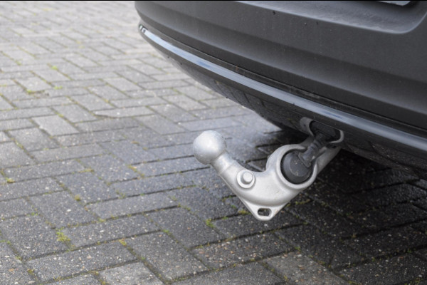 Volvo EX40 Single Ext. Range Ultra 82 kWh / Panorama schuif-kanteldak / 360 Camera / Harman Kardon / Trekhaak / Stuur- en stoelverwarming / Adaptive Cruise / Elektrische best.stoel met geheugen