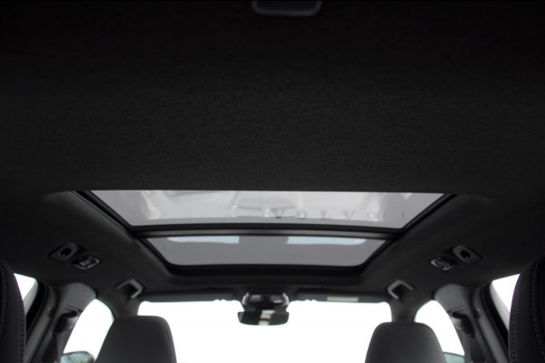 Volvo EX40 Single Ext. Range Ultra 82 kWh / Panorama schuif-kanteldak / 360 Camera / Harman Kardon / Trekhaak / Stuur- en stoelverwarming / Adaptive Cruise / Elektrische best.stoel met geheugen