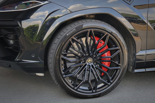 Lamborghini Urus 4.0 V8 Hybrid SE | ACC | MASSAGE | STOELVERWARMING & VERKOELING | B&O 3D | TREKHAAK | HEAD UP | 360 CAMERA |