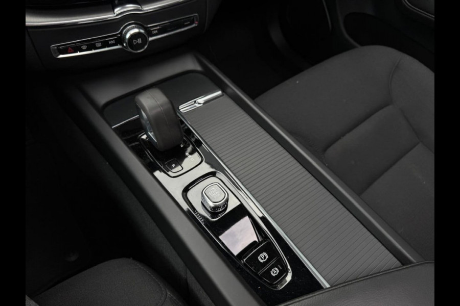 Volvo XC60 2.0 T6 Recharge AWD Inscription | PANO | Carplay