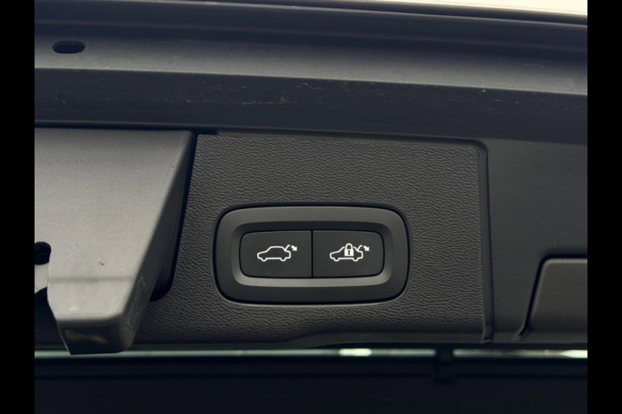 Volvo XC60 2.0 T6 Recharge AWD Inscription | PANO | Carplay