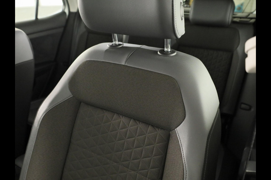 Volkswagen T-Cross 1.0 TSI Style 115PK | Automaat | Navigatie | Digitaal dashboard | ECC airco