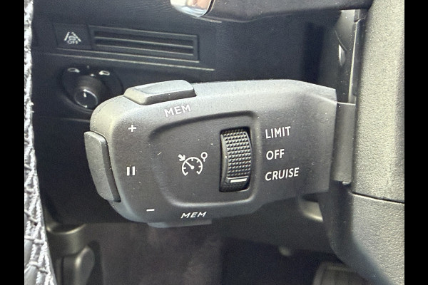 DS DS 3 Crossback 1.2 PureTech So Chic Camera Navigatie Carplay DAB Cruise Leder Lane assist