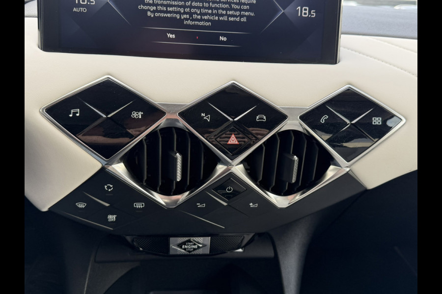 DS DS 3 Crossback 1.2 PureTech So Chic Camera Navigatie Carplay DAB Cruise Leder Lane assist