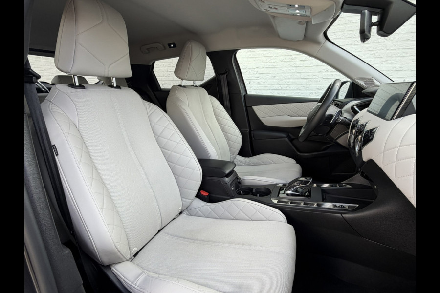 DS DS 3 Crossback 1.2 PureTech So Chic Camera Navigatie Carplay DAB Cruise Leder Lane assist
