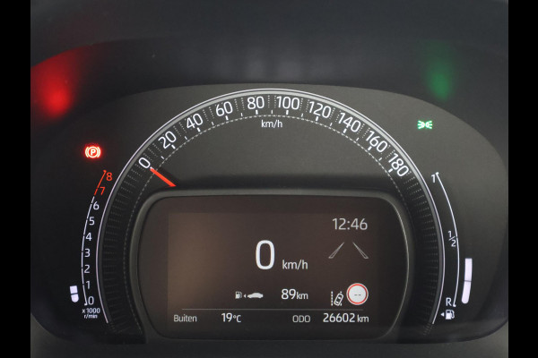 Toyota Aygo X 1.0 VVT-i MT Pulse Bi-Tone | Apple Carplay & AndroidAUTO | Climate Control | Lichtmetalen velgen |