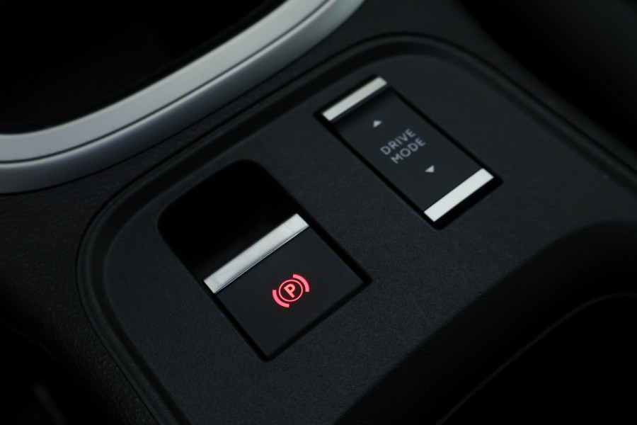 Jeep Avenger Summit 54 kWh Camera, Apple CarPlay, LED, ACC, Climate Control, 18"