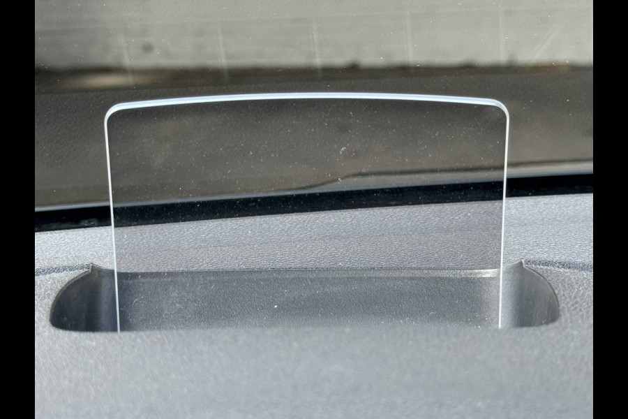 Citroën Berlingo XL 1.2 PureTech Shine 7p Trekhaak All-Season Banden, Carplay, Navi, Parkeersensoren, Climate Control