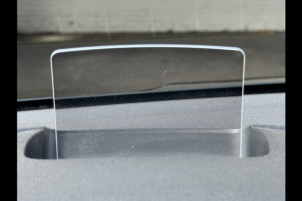 Citroën Berlingo XL 1.2 PureTech Shine 7p Trekhaak All-Season Banden, Carplay, Navi, Parkeersensoren, Climate Control