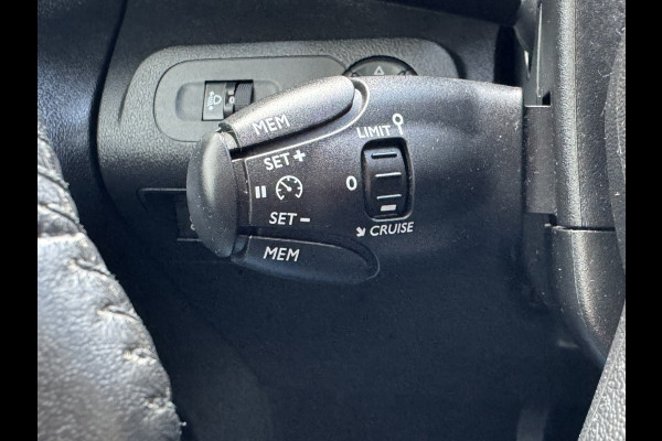 Citroën Berlingo XL 1.2 PureTech Shine 7p Trekhaak All-Season Banden, Carplay, Navi, Parkeersensoren, Climate Control