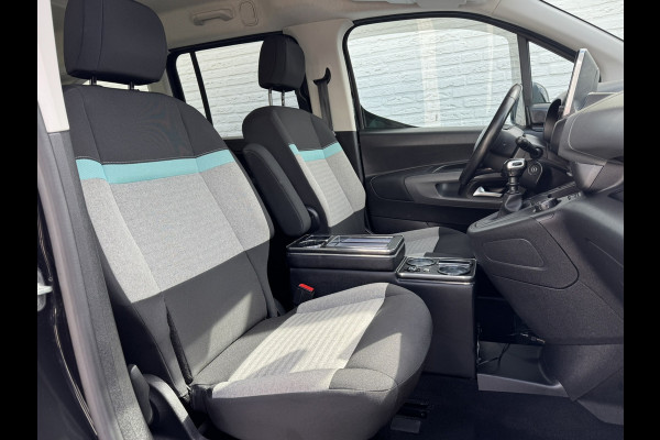 Citroën Berlingo XL 1.2 PureTech Shine 7p Trekhaak All-Season Banden, Carplay, Navi, Parkeersensoren, Climate Control