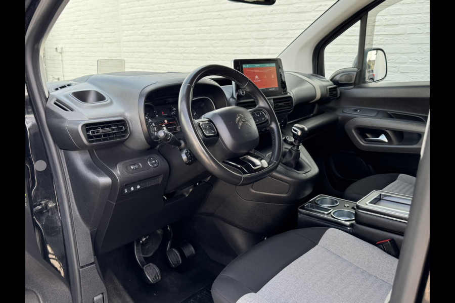 Citroën Berlingo XL 1.2 PureTech Shine 7p Trekhaak All-Season Banden, Carplay, Navi, Parkeersensoren, Climate Control