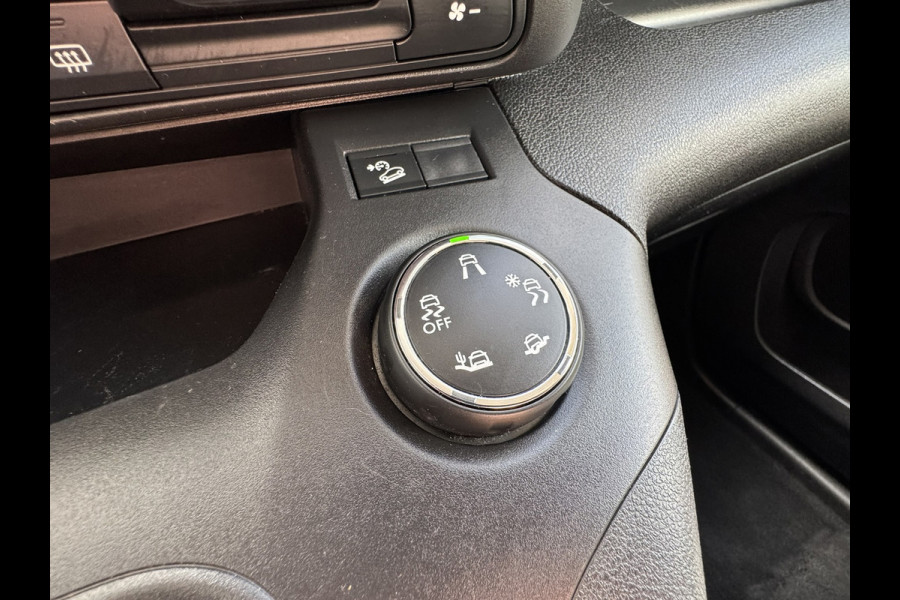 Citroën Berlingo XL 1.2 PureTech Shine 7p Trekhaak All-Season Banden, Carplay, Navi, Parkeersensoren, Climate Control