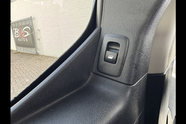 Citroën Berlingo XL 1.2 PureTech Shine 7p Trekhaak All-Season Banden, Carplay, Navi, Parkeersensoren, Climate Control