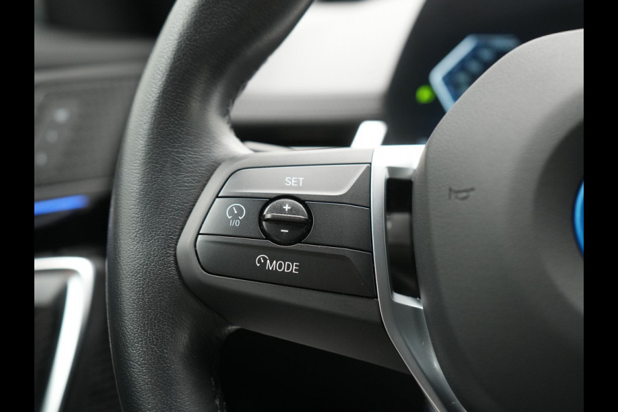 BMW iX1 xDrive30 xLine 67 kWh 306pk Dealer O.H. | Trekhaak Af Fabriek | Camera | Adaptief Onderstel | Lederen Sportstoelen Memory & Verwarmd | Sfeerverlichting | Apple Carplay | Blis | Navigatie | DAB | Virtual | Cruise Control |
