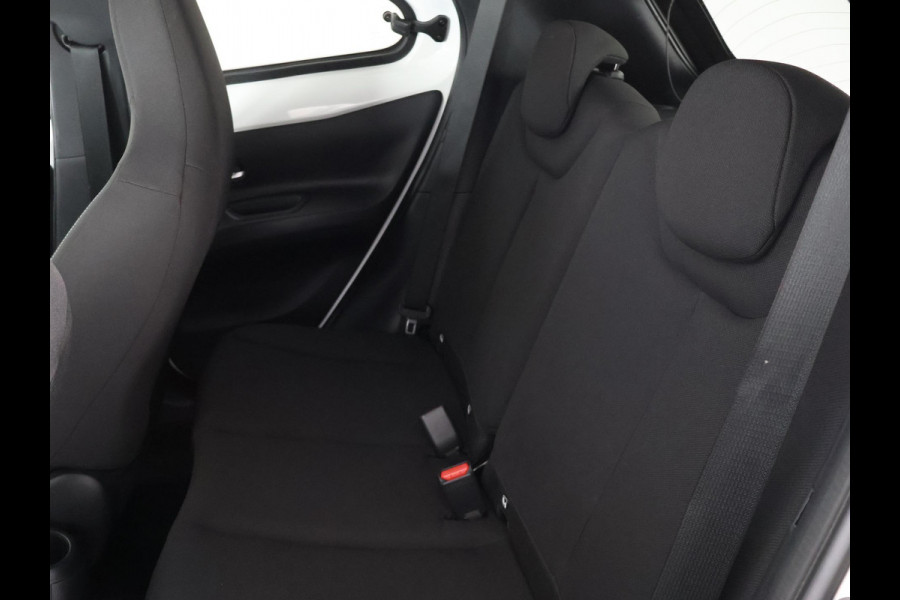 Toyota Aygo X 1.0 VVT-i MT Pulse Bi-Tone | Apple Carplay & AndroidAUTO | Climate Control | Lichtmetalen velgen |