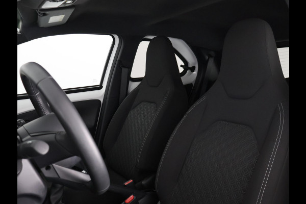 Toyota Aygo X 1.0 VVT-i MT Pulse Bi-Tone | Apple Carplay & AndroidAUTO | Climate Control | Lichtmetalen velgen |