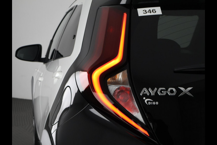 Toyota Aygo X 1.0 VVT-i MT Pulse Bi-Tone | Apple Carplay & AndroidAUTO | Climate Control | Lichtmetalen velgen |
