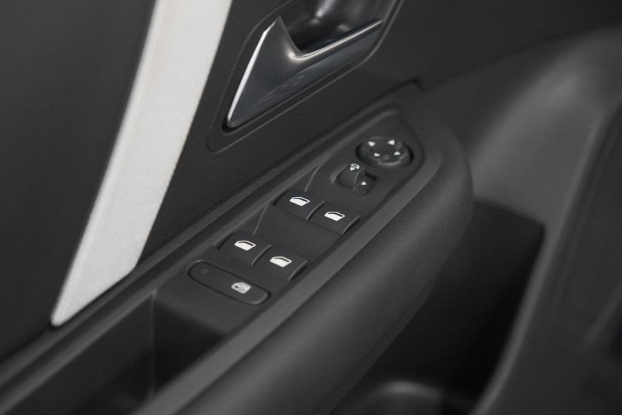 Citroën C4 1.2 Hybrid 145pk Max | 360 Camera | Adaptieve Cruise Control | Navigatie | Apple Carplay