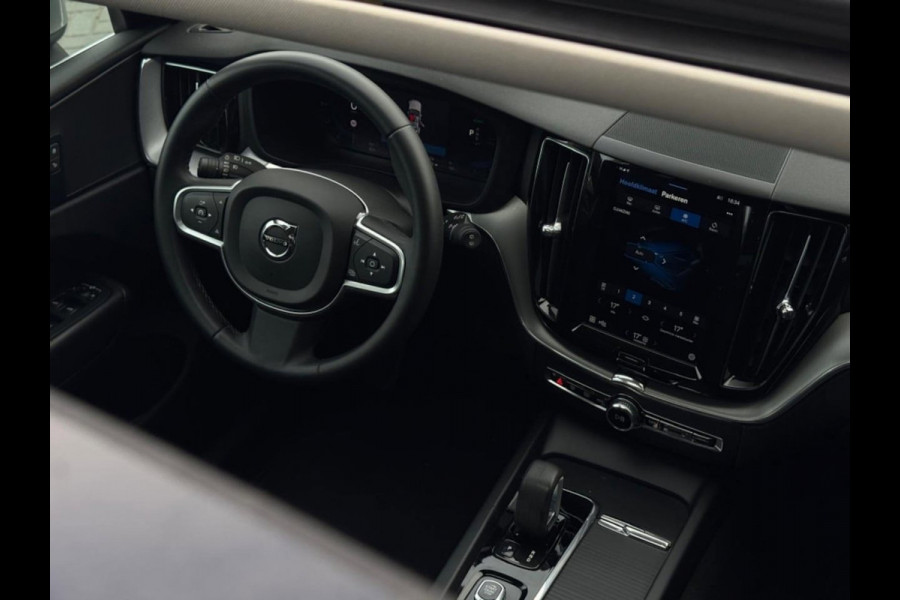 Volvo XC60 2.0 T6 Recharge AWD Inscription | PANO | Carplay