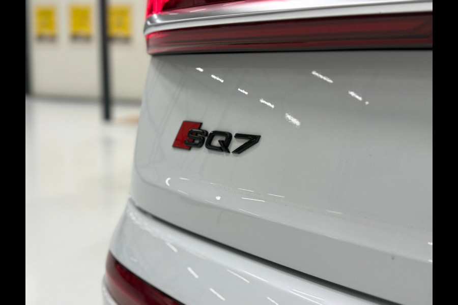 Audi SQ7 4.0 TDI Quattro 435pk Exclusive | Panoramadak | Trekhaak | Head-Up Display | Nachtzicht | Luchtvering| Carbon
