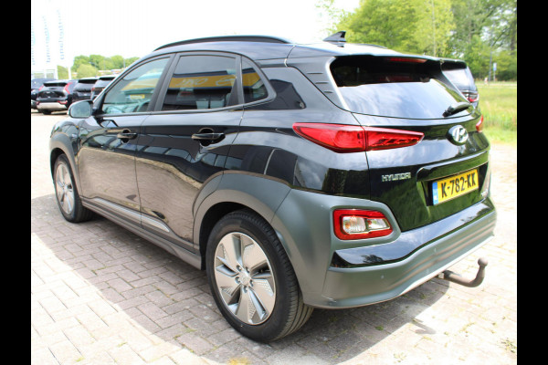 Hyundai Kona EV Premium 64 kWh | Trekhaak | Leder | Stoelverwarming/Koeling | Krell |