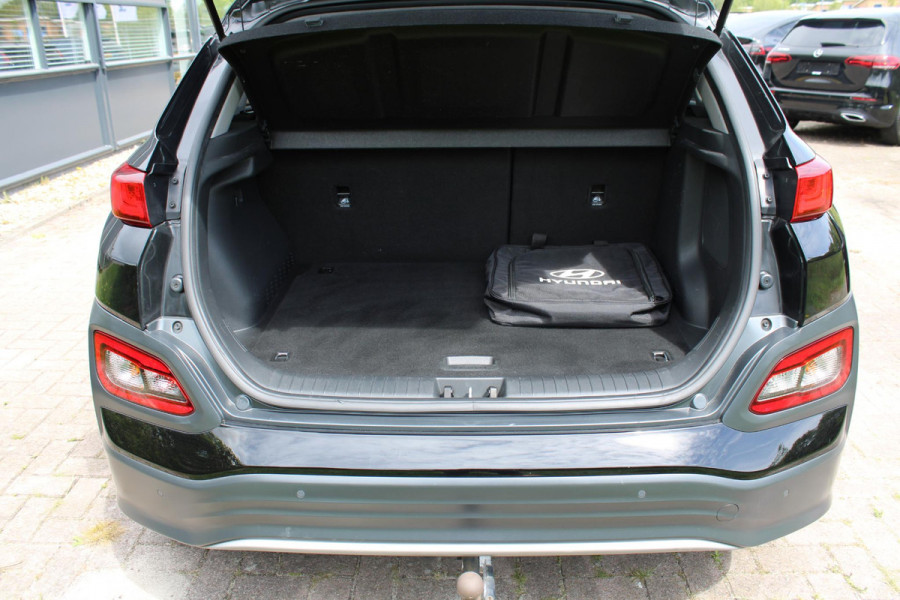 Hyundai Kona EV Premium 64 kWh | Trekhaak | Leder | Stoelverwarming/Koeling | Krell |